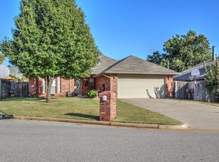 608 Coyote Ct, Yukon, OK 73099