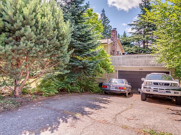 3rd image of 3701 NE 85th St
