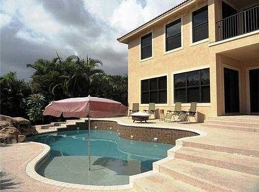 Home For Sale In Intracoastal Park