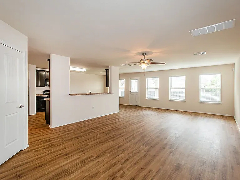 6917 Crestone Rd — Photo 3