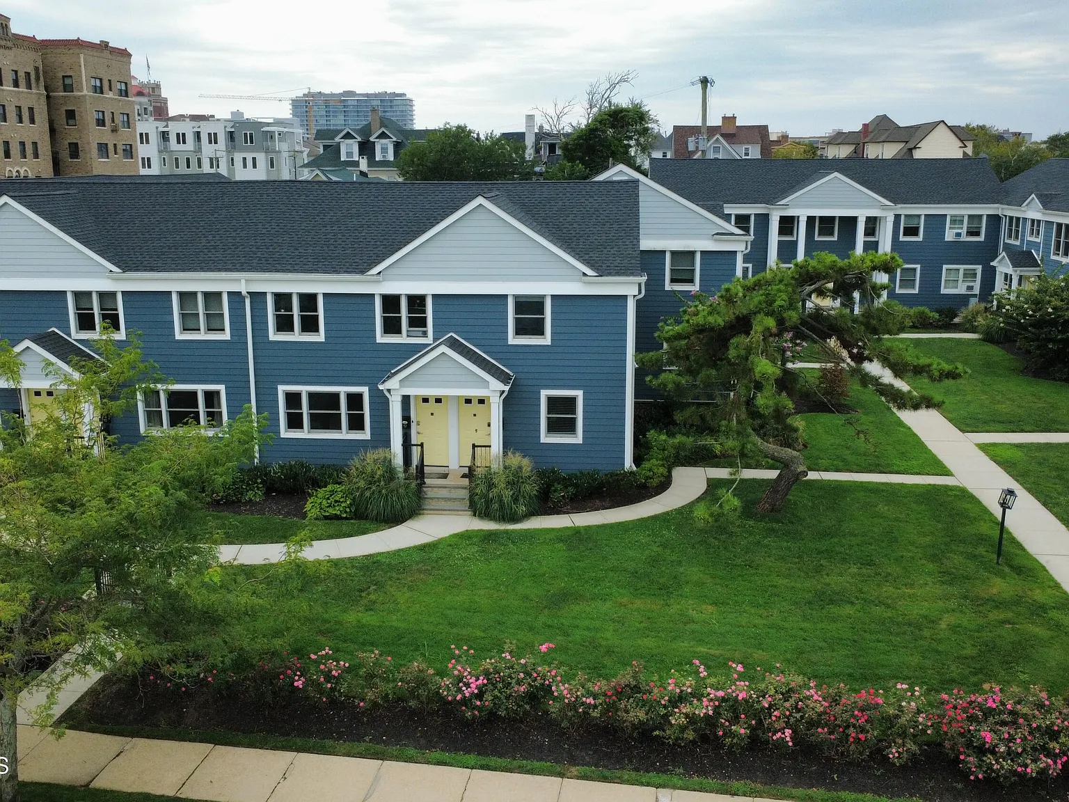 2 bed, 774 sqft, $3,150 — Photo 4