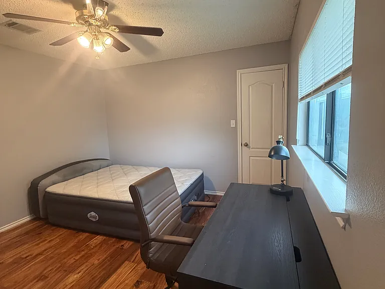 1208 Bradbury Ln — Photo 44