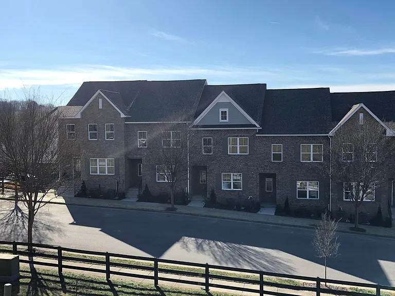 8100 Lenox Creekside Dr #5 — Photo 1