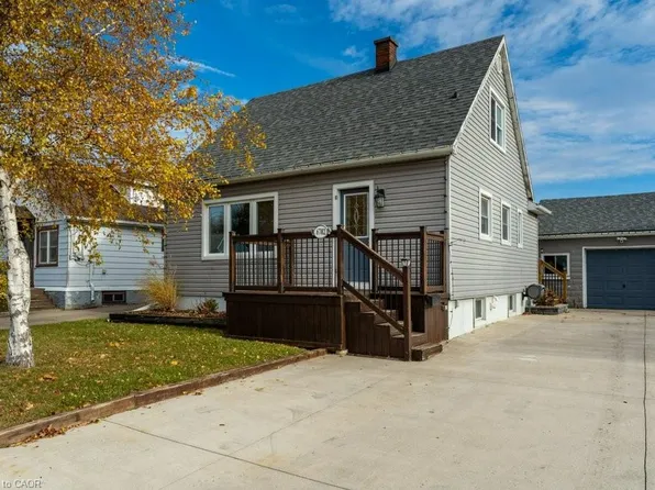 6782 Dorchester Rd, Niagara Falls, ON L2G 5T9