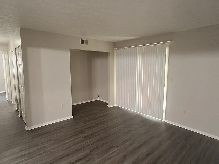 310 E Market St #10 — Photo 2