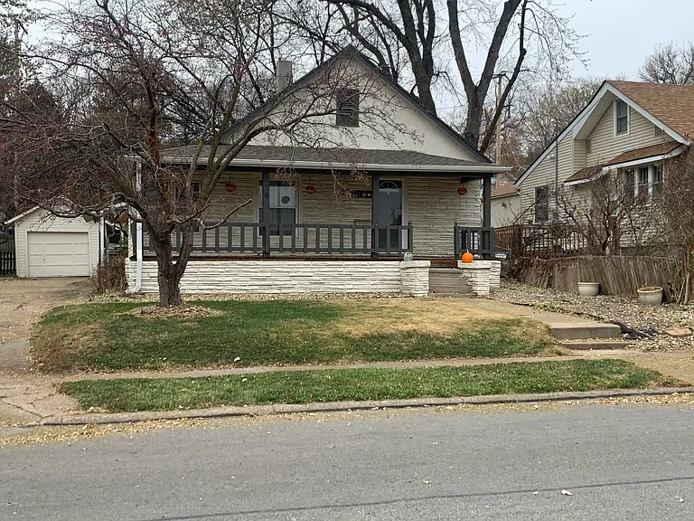 1306 N 50th Ave — Photo 10