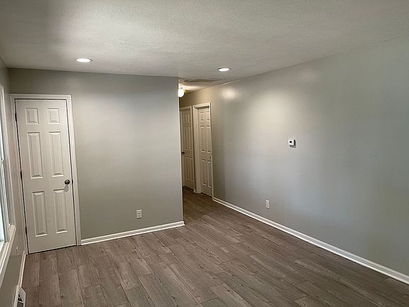 2nd image of 71 Circle Dr