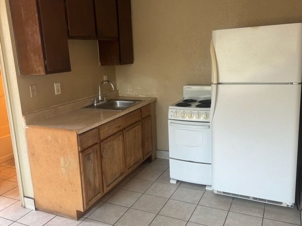 1460 E Davidson St APT D