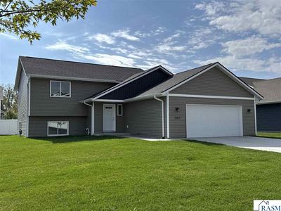 2005 Aster Ln, Mankato, MN, 56001