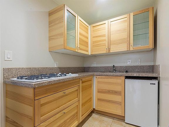 3rd image of 3249A Mills Ave