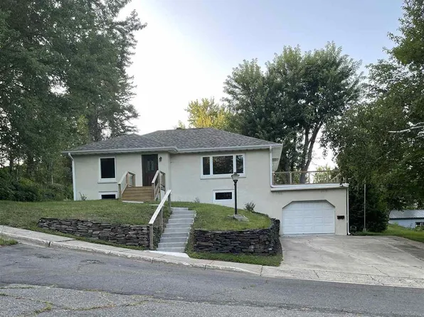 1011 Jefferson St, Eveleth, MN 55734