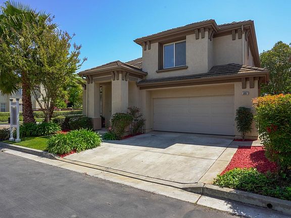 2nd image of 5987 Pala Mesa Dr