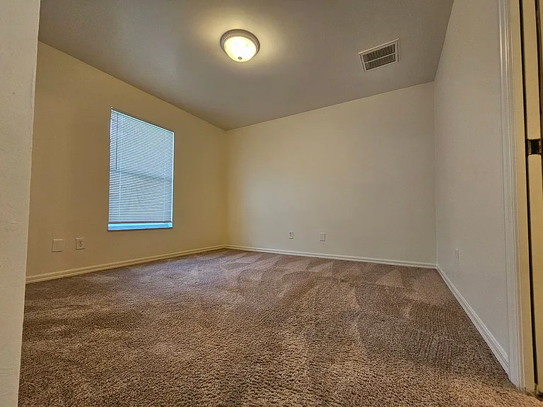 207 Hightower Ave S — Photo 8