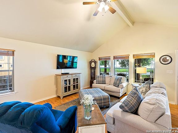 4th image of 609 TANGLEWOOD LN