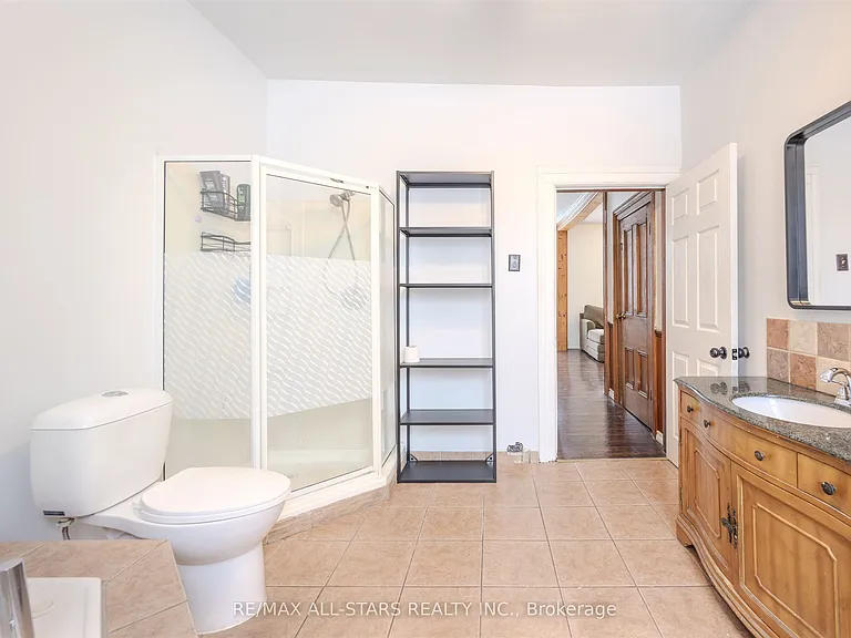 21 Albert St S — Photo 36