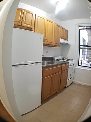 Rented by Roberto Guilbet, LREB | media 30