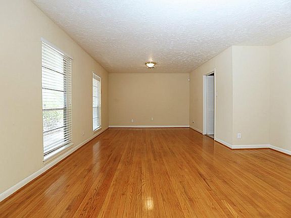 5th image of 5310 Briarbend Dr