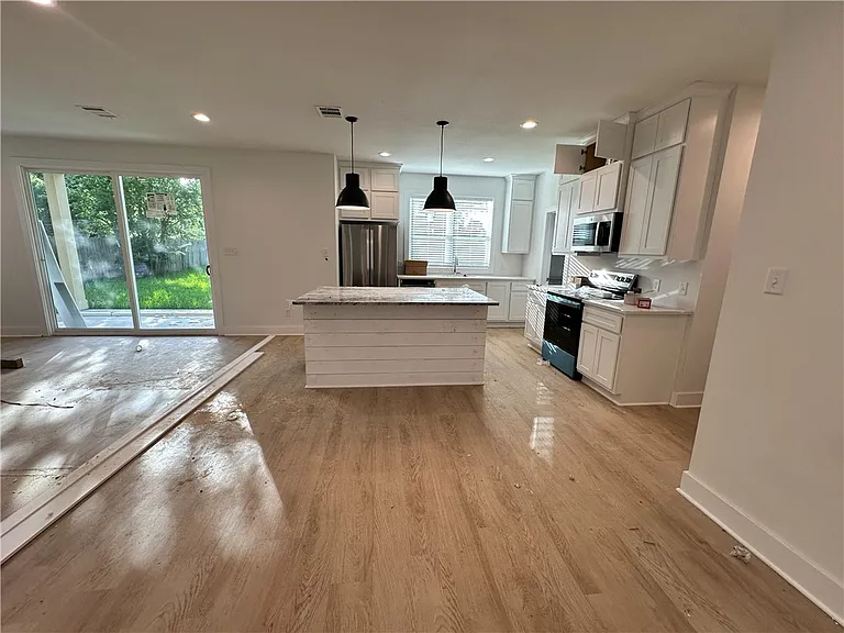 1307 Bayou Woods Dr — Photo 15