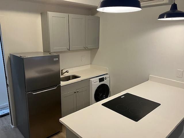 2nd image of 1624 N Calvert St #2