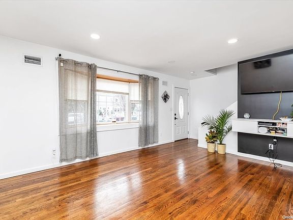 3rd image of 2627 Inglewood St
