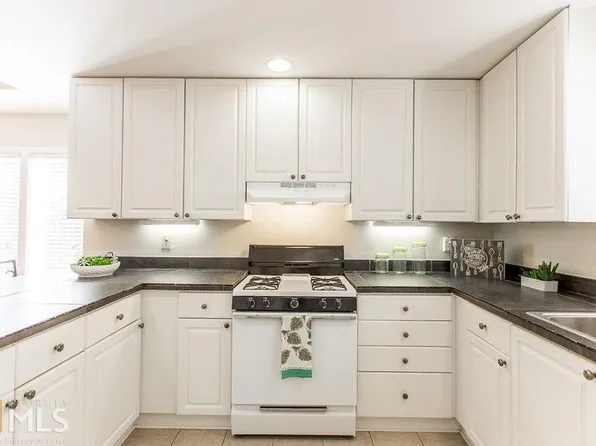 2048 Powers Ferry Trce SE, Marietta, GA 30067
