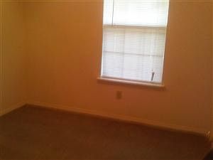 4th image of 10303 Woodlot Dr