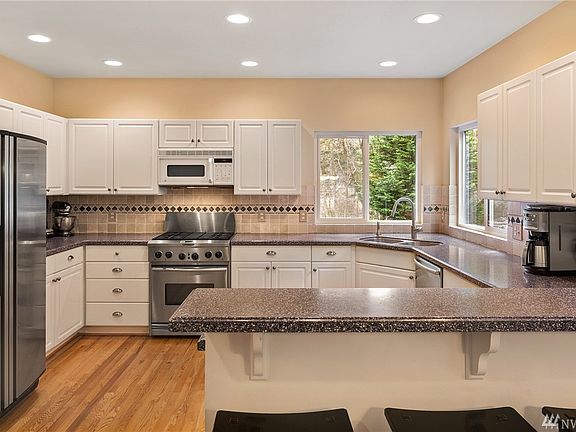 2nd image of 1118 32nd Street Ct NW