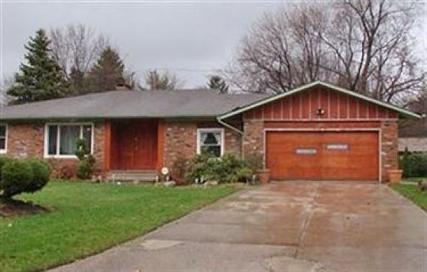 1st image of 887 Haywood Dr