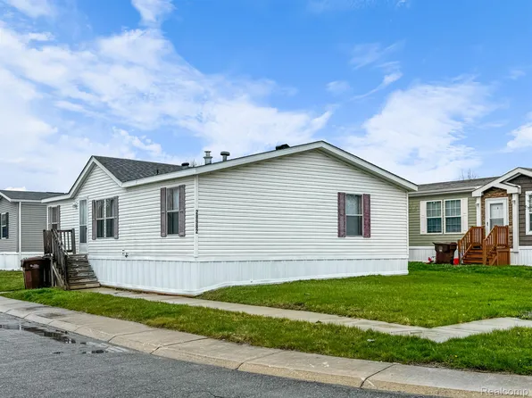 28982 Applewood, Flat Rock, MI 48134