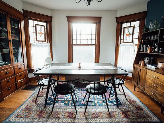 5th image of 131 Columbus St