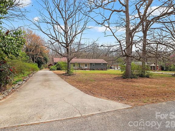 2nd image of 1103 White Oaks Cir