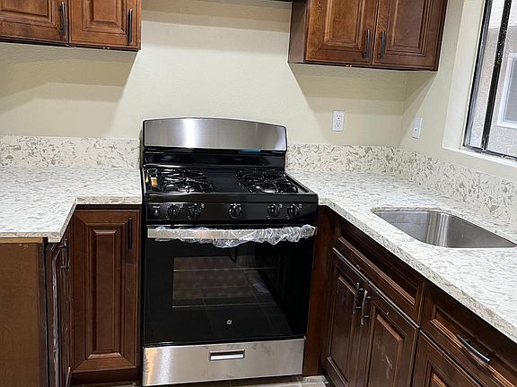 3rd image of 26 Park St #N