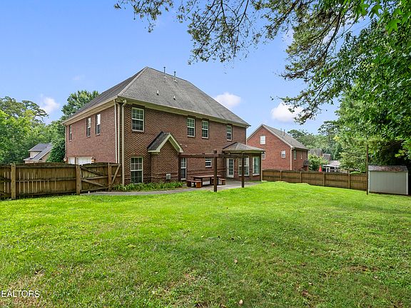 5th image of 1019 Andover View Ln