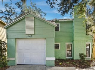 1240 Crossfield Dr, Apopka, FL 32703