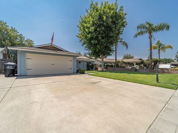 2nd image of 3025 W Country Ct