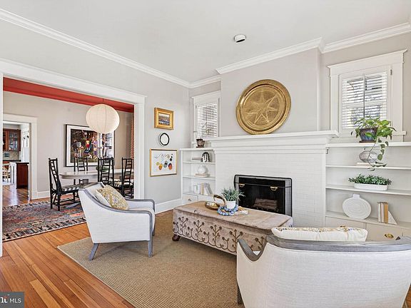 4th image of 1816 N Kenmore St