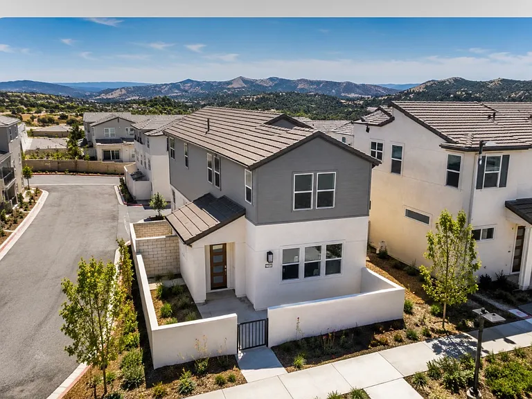 27399 Fox Den Pl — Photo 1