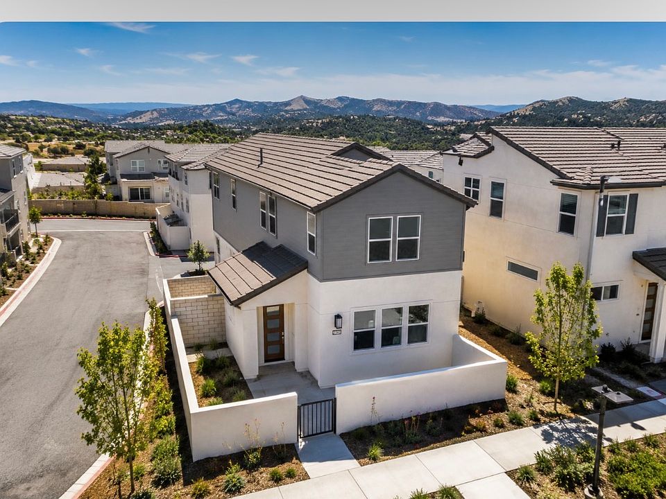 1st image of 27399 Fox Den Pl