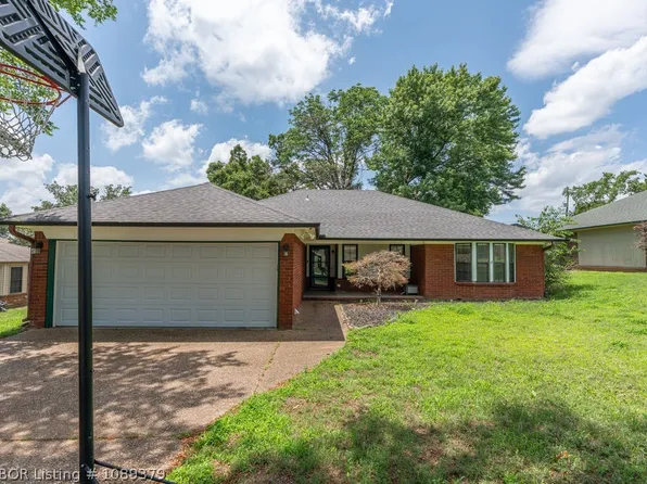 1421 Briarwood Dr, Alma, AR 72921