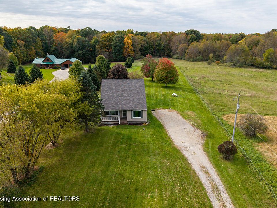 1st image of 665 Grovenburg Rd