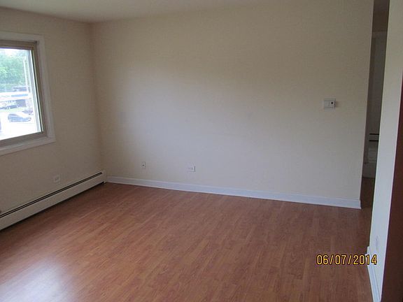 4th image of 2521 N Thatcher Ave #3J