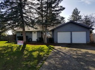 3832 Peppertree Dr, Eugene, OR 97402