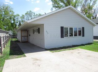 404 24th St S, Fargo, ND 58103