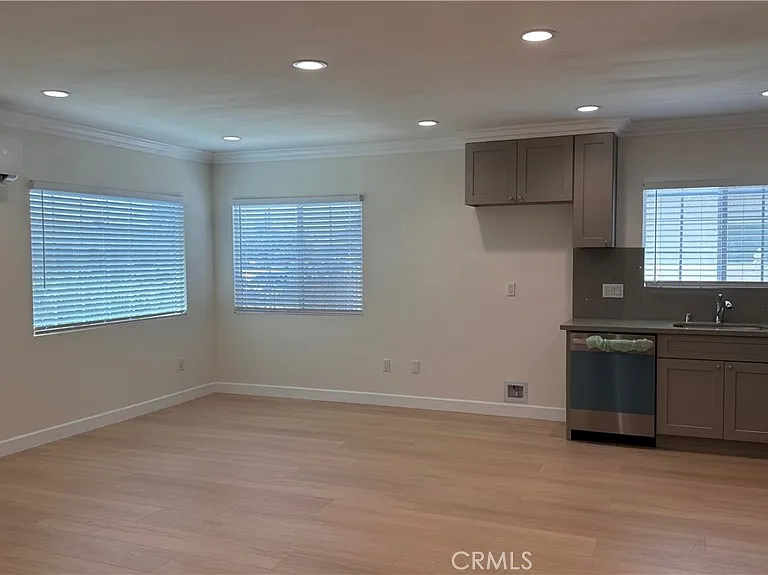 3827 Esmeralda Ave — Photo 4