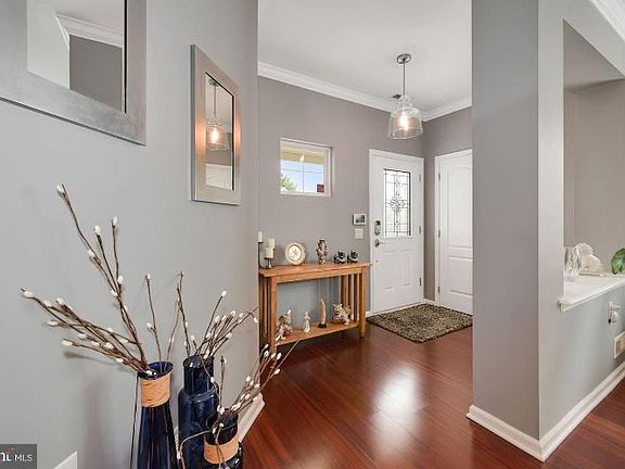 4th image of 3 Poinsettia Ln