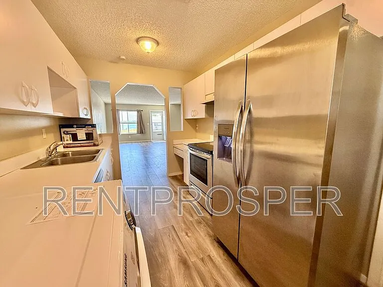 350 Winter Ridge Blvd — Photo 7