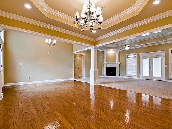 3rd image of 312 S Sundown Dr
