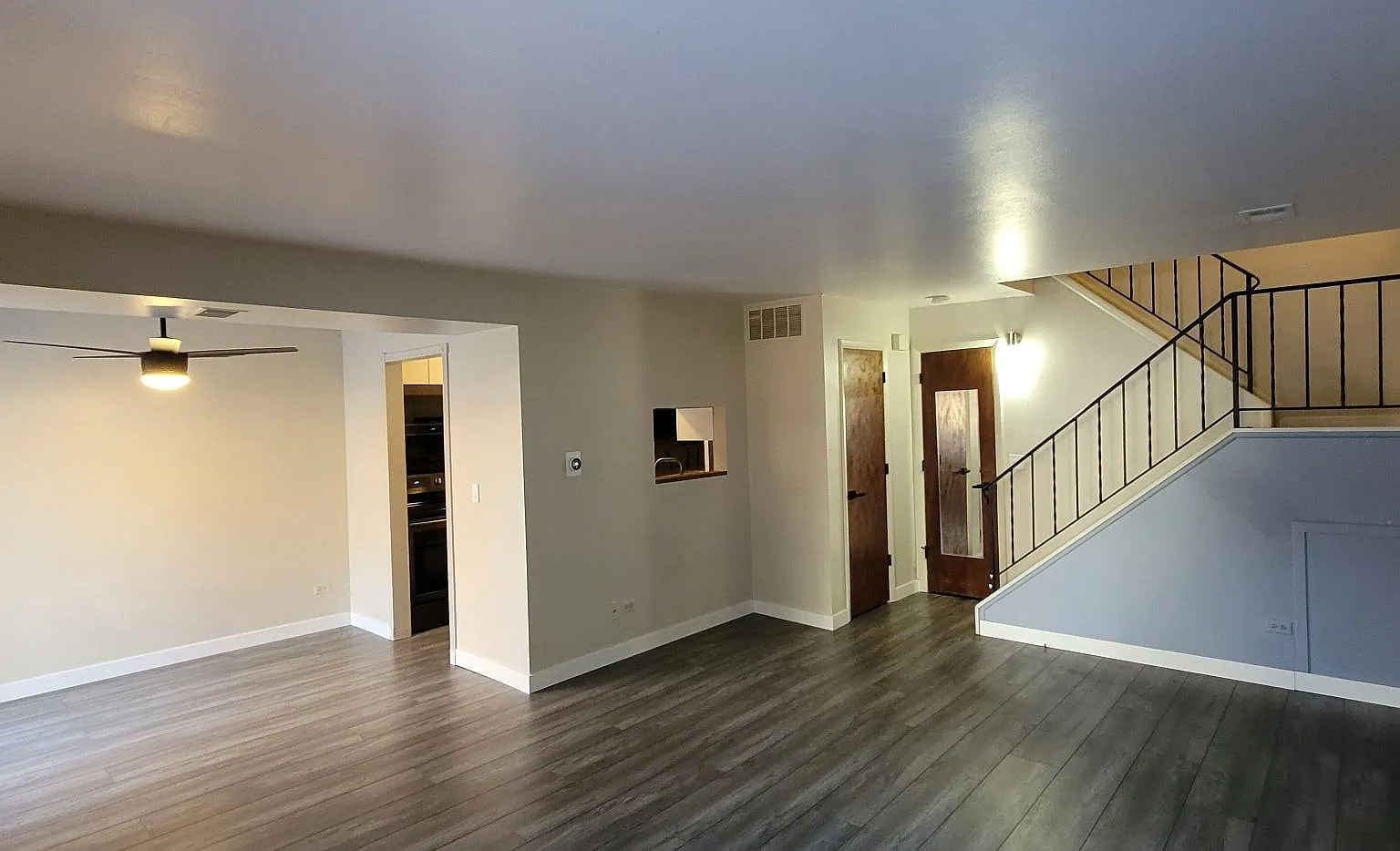 2 bed, 1056 sqft, $2,200 — Photo 3