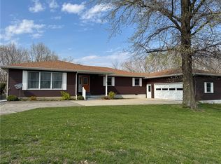 6 Grandview Hts, Findlay, IL 62534