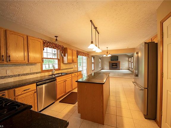 3rd image of 1013 Glendalough Ave